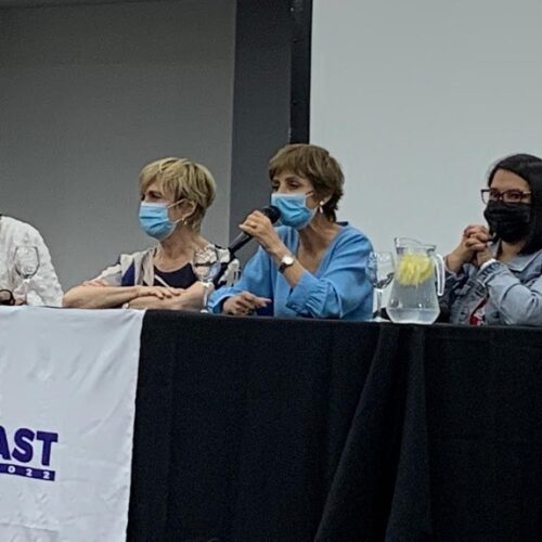 09/ 12  LAS MUJERES DE LA ARAUCANÍA ESTAMOS CON KAST‼️🇨🇱🇨🇱 Junto a @evelynmatthei, @pauladaza_n, @ruthconstituyente y Genoveva Sepúlveda, nos sumamos al primer encuentro de #MujeresxKast en la región de La Araucanía. ¡Nosotras ya nos atrevimos por el futuro de Chile! Súmate y trabajemos juntas por un triunfo el próximo 19 de diciembre.