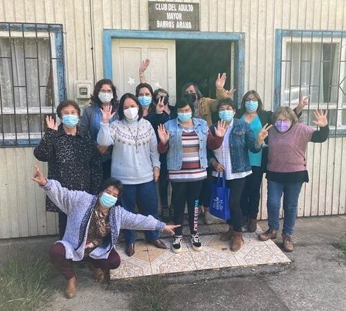 30-03 / En la visita a las integrantes del Taller de Peluquería las Pelusas de Barros Arana, de la comuna de Teodoro Schmidt, abordamos temas que son prioritarios para la organización, como la falta de alcantarillados, potenciar a su organización y los hechos de violencia que inquietan al sector.