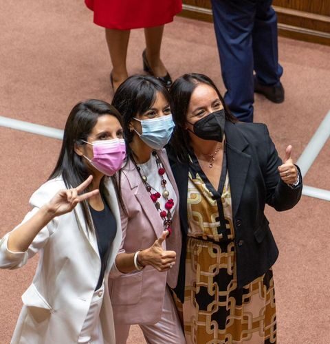 11-03 / Agradecida de haber participado de esta importante ceremonia republicana, que resalta el valor y la relevancia que tienen las instituciones democráticas en nuestro país.