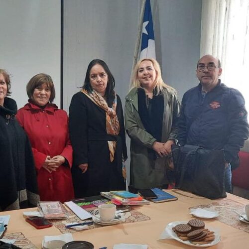 23/09 - Una excelente reunión con la directora de la Cámara de Comercio de Padre Las Casas, Rosa Oyarzún, la presidenta de RN, Temuco-Padre Las Casas, Anita Cifuentes y la Concejala, Inés Araneda. Tenemos grandes desafíos por delante para apoyar el desarrollo y el funcionamiento seguro de las pymes y emprendedores de nuestra comuna.