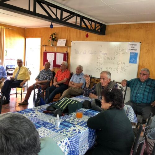 20 NOVIEMBRE GRATO ENCUENTRO CON ADULTOS MAYORES*  En el recorrido en terreno del viernes pasado, me reuní con un grupo del Club de Adulto Mayor 